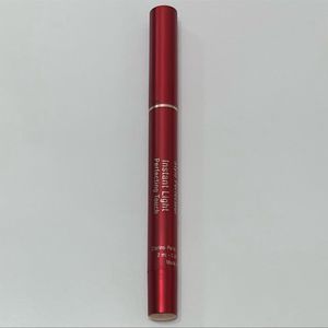 Clarins 02 Instant Light Perfecting Touch Concealer